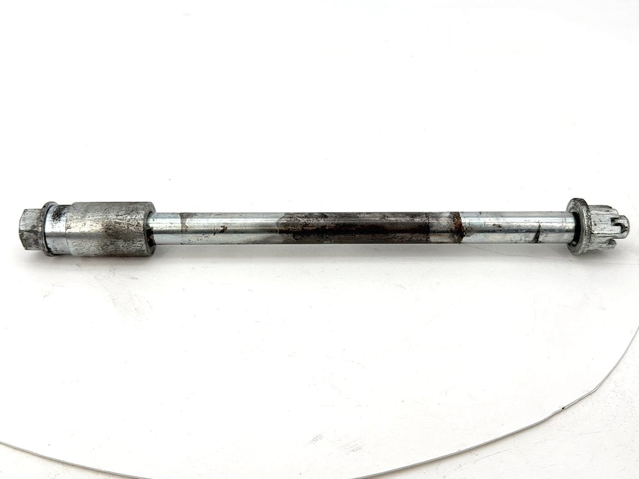 1999 - 2006 Harley-Davidson Dyna Low Rider Rear Wheel Axle Bolt Shaft 41114-90