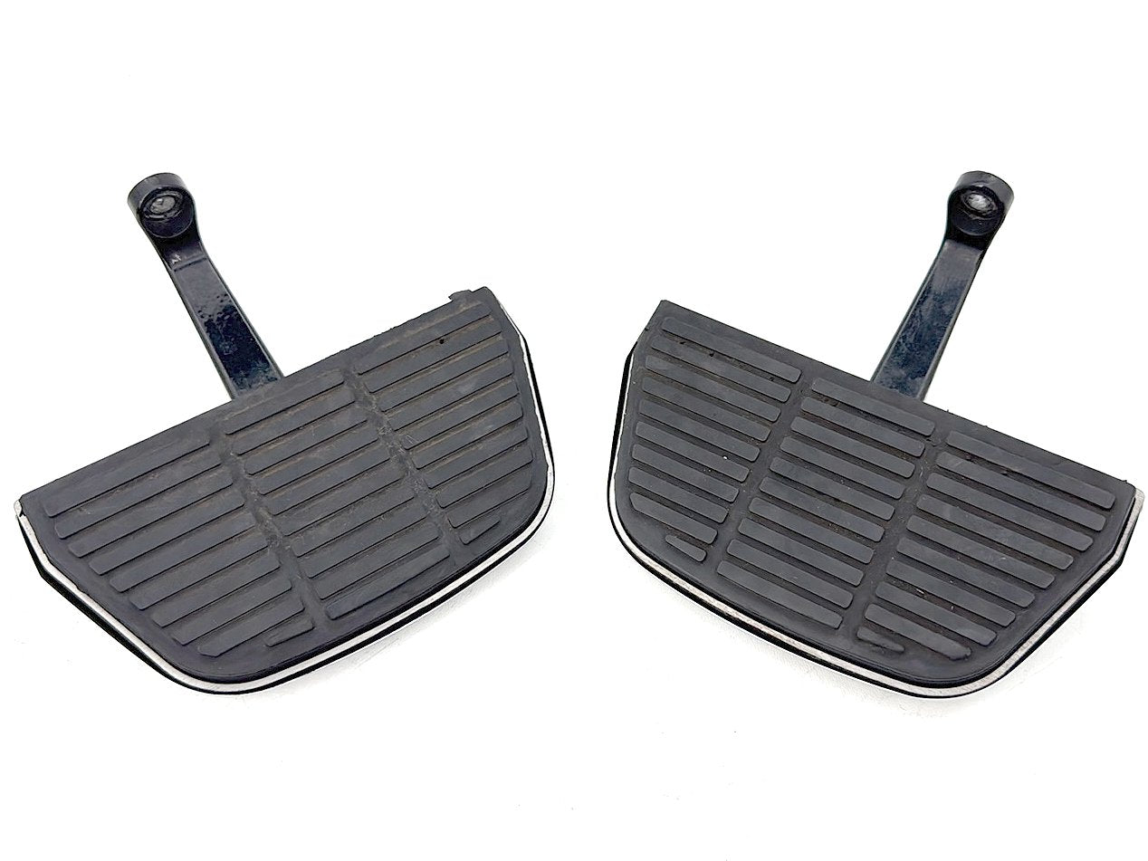 1999 - 2006 Harley-Davidson Touring Electra Glide Classic Left & Right Passenger Floorboard Foot Rest 52719-93B