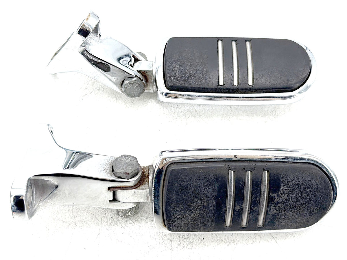 2011 Harley Street Glide Touring FLHX-103 OEM Passenger Left & Right Foot Pegs