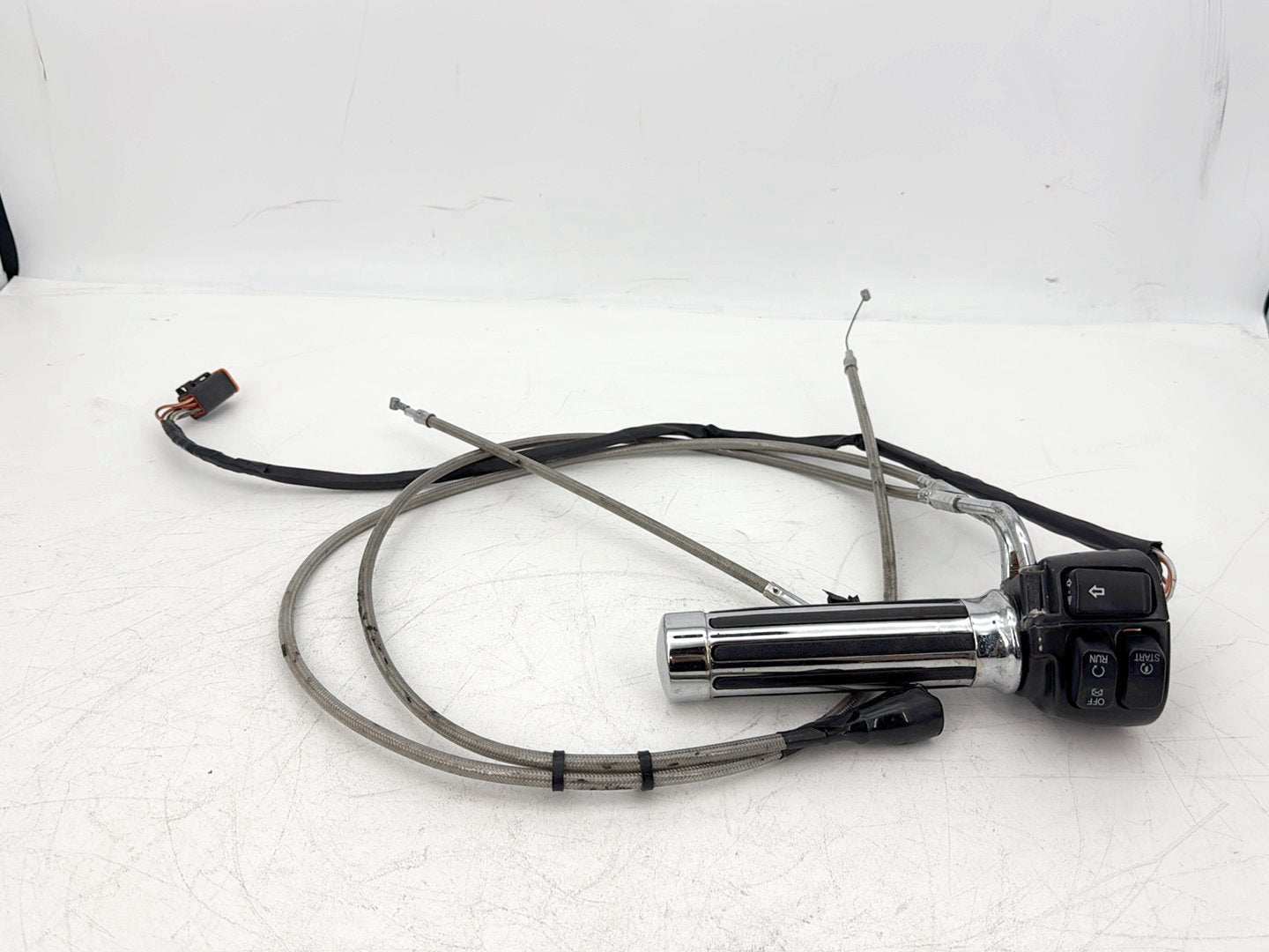 06 Harley Touring FLHRI Road King OEM Right Engine Start Kill Switches Controls