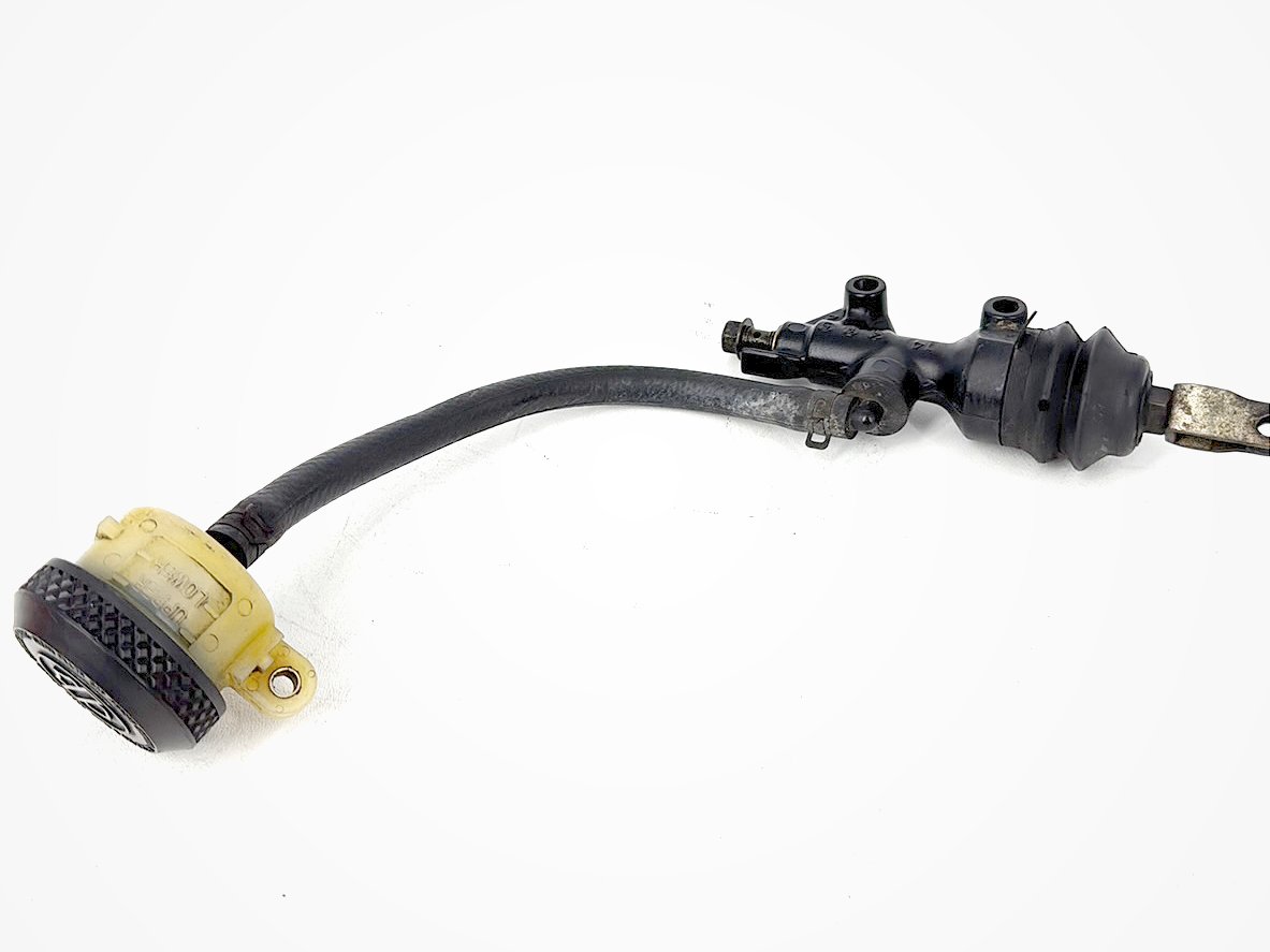 2005 Harley Sportster XL883C 883 Custom OEM Rear Brake Master Cylinder Bottle Brake Line