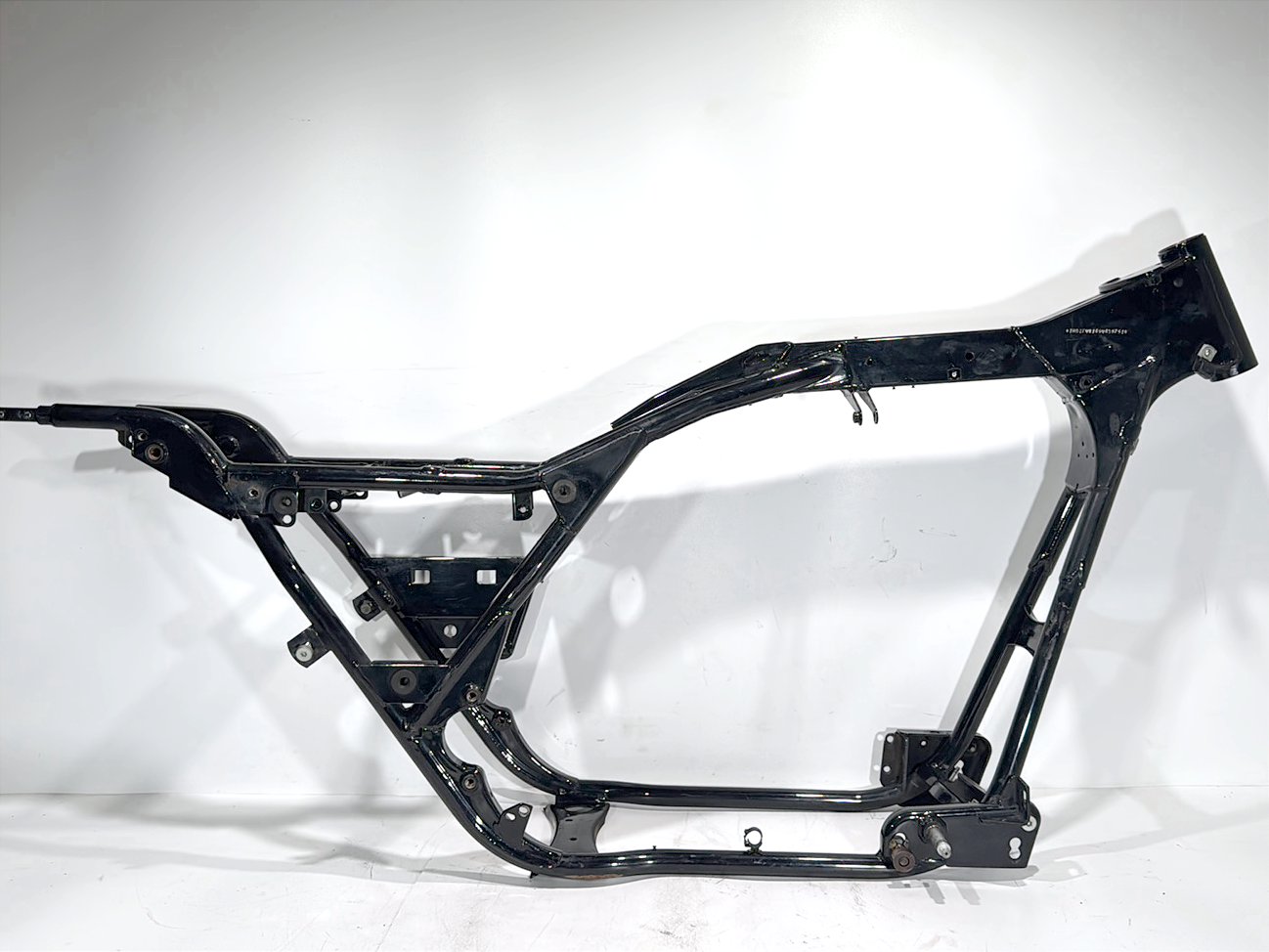 1999 - 2006 Harley-Davidson Touring Road King Custom Body Main Frame Chassis CLN CLR  	47900-02A