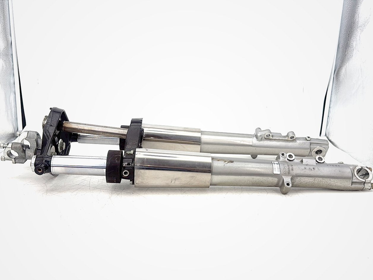 2004 Harley Touring FLHT Electra Glide OEM Front Triple Tree Set & LH RH Fork Legs Sliders