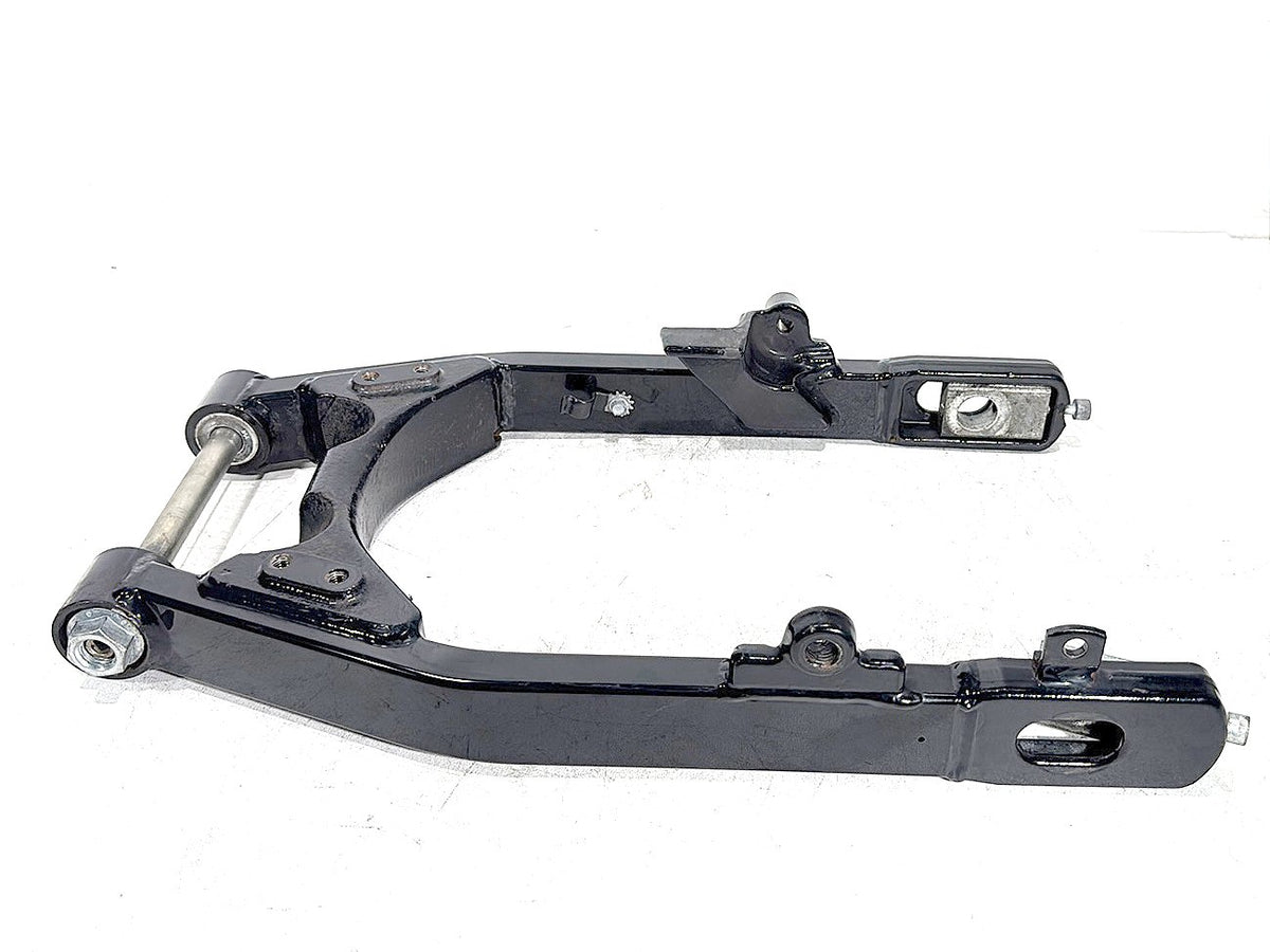 2014 Harley Dyna Low Rider FXDL OEM Rear Fork Swingarm Swing Arm 47820-10