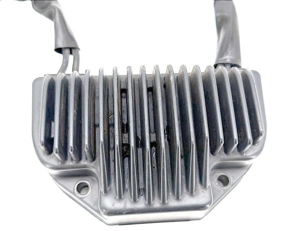 2007 Harley Dyna Street Bob FXDBI OEM Voltage Regulator Rectifier