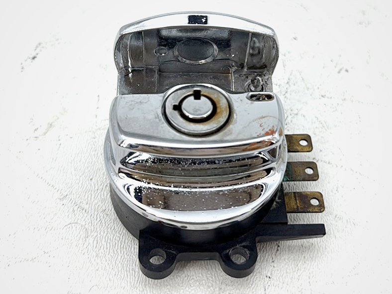 1999 - 2006 Harley-Davidson Touring Road King Police Ignition Switch Cylinder Barrel Lockset NOKey 71313-96A