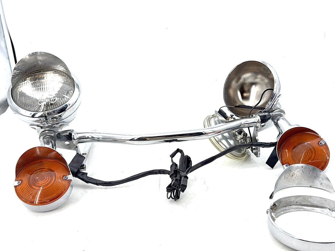 2005 Harley Heritage Softail Classic Front Turn Signal Indicators Aux Light Bar
