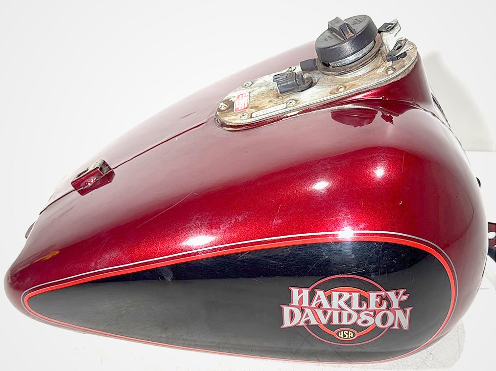1999 - 2006 Harley-Davidson Touring Electra Glide Classic Fuel Gas Tank Gasoline Reservoir 61356-00