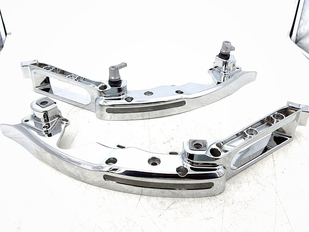 2016 Harley Road King Touring FLHR OEM Left Right Saddlebag Fender Struts Brackets