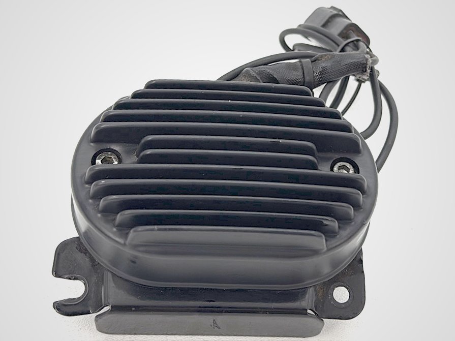 2004 Harley Softail FLSTC Heritage Classic OEM Voltage Regulator Rectifier