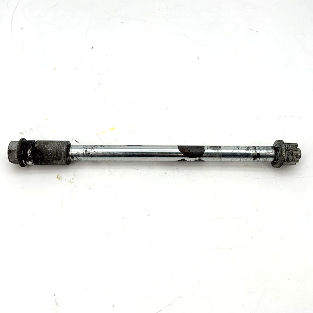 1999 - 2006 Harley-Davidson Touring Road King Rear Wheel Axle Bolt Shaft  	41110-89