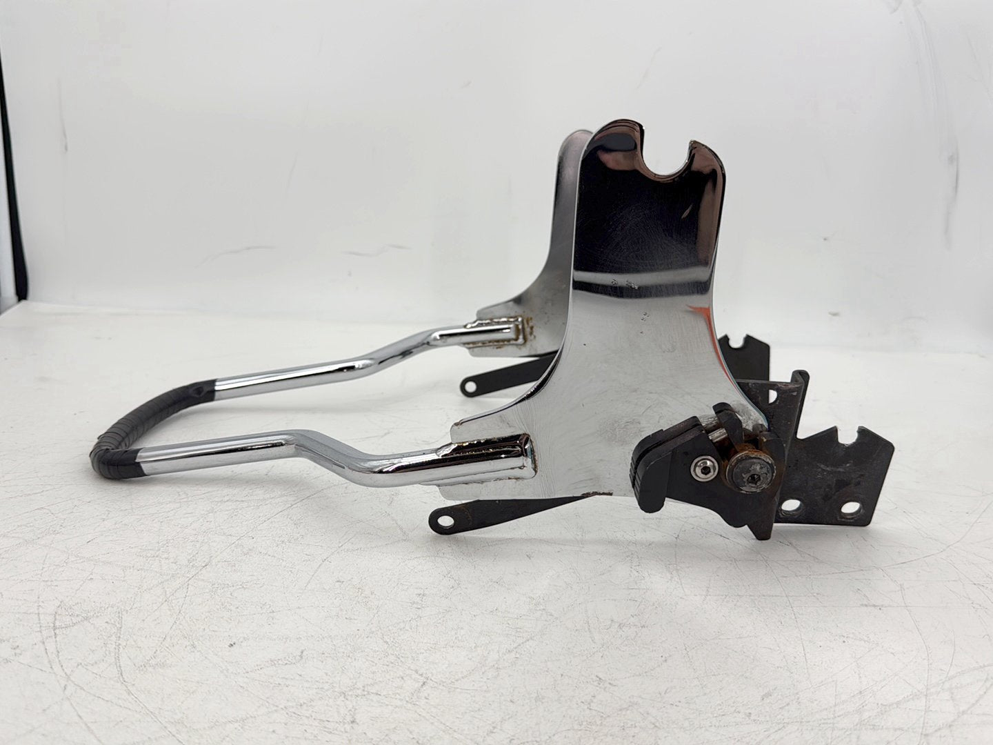2006 Harley Touring FLHRI Road King OEM Rear Back Sissy Bar Rail Sissybar
