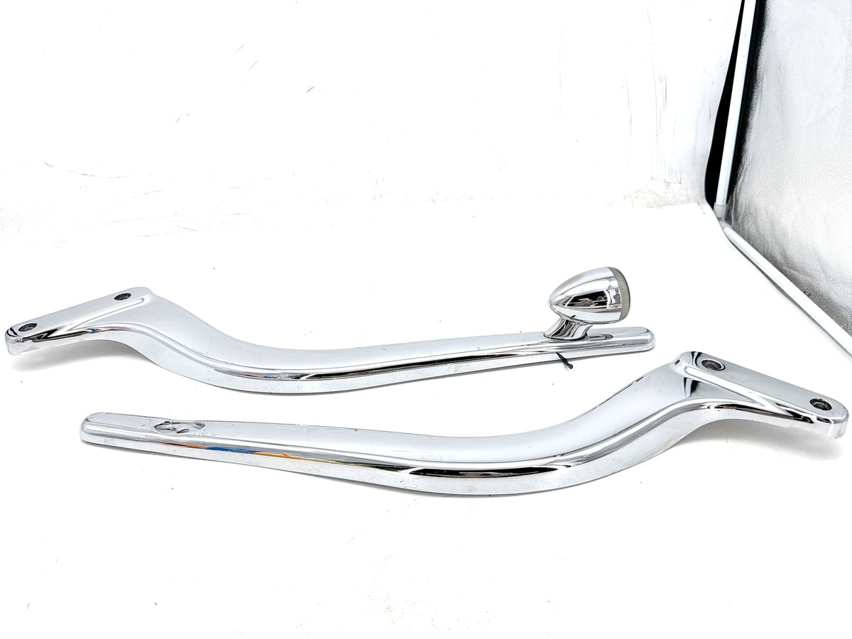 01 Harley Softail Deuce OEM Rear Left Right Fender Struts Bracket & Turn Signal