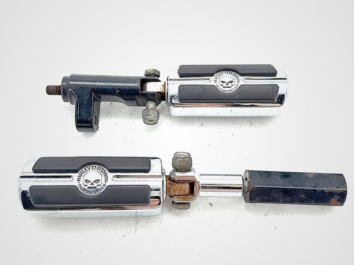 2005 Harley Softail Springer FLSTSCI OEM Passenger Left & Right Foot Pegs
