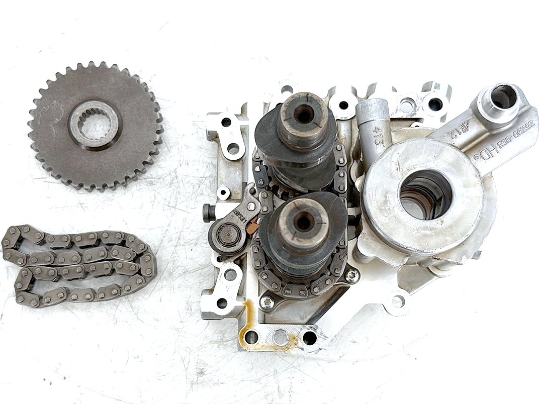 2008 Harley Touring Electra Glide Ultra Engine Cam Support Camshaft Plate Pump