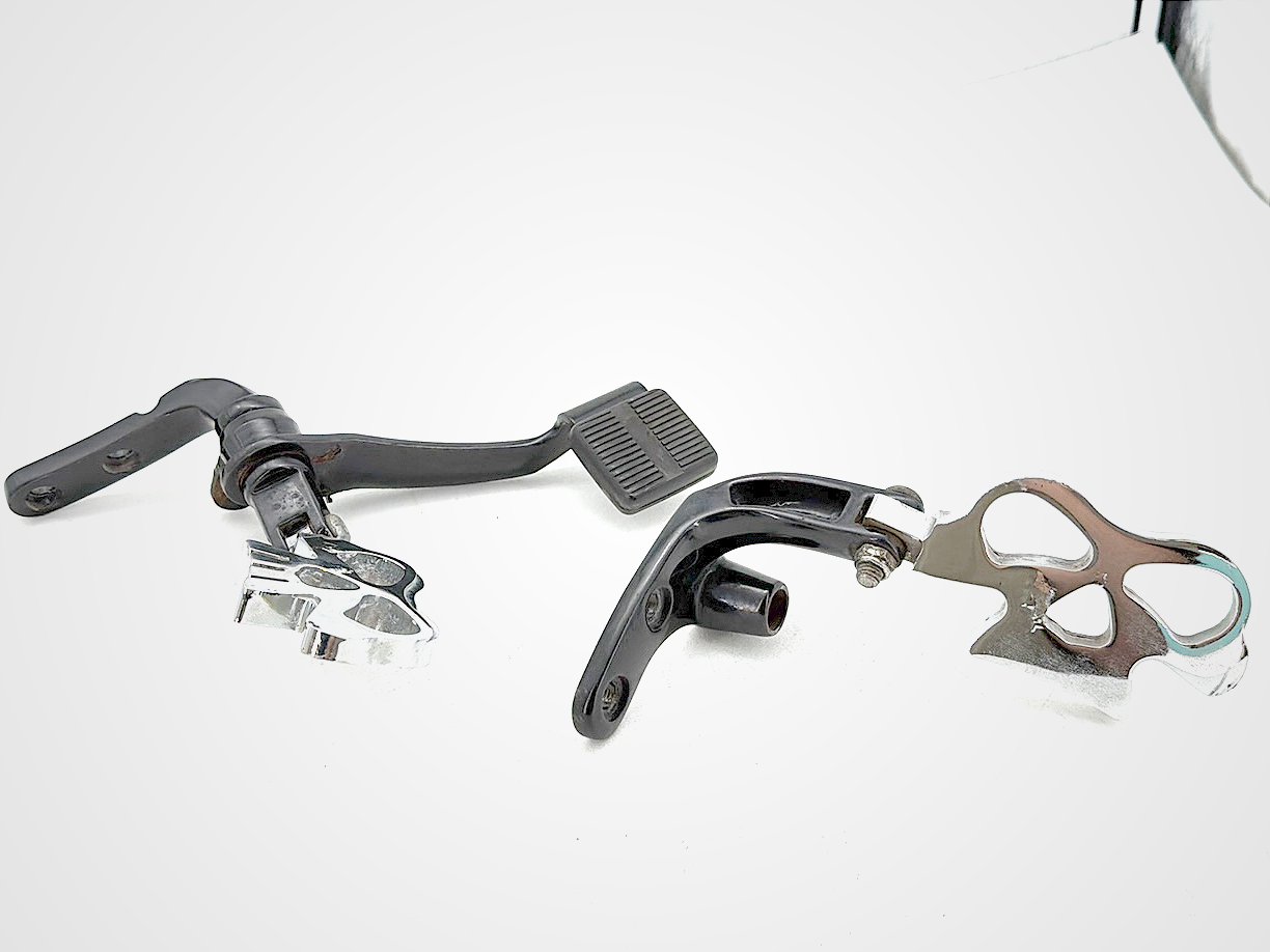 2009 Harley Dyna Street Bob FXDB OEM Left Right Foot Brake Control Pegs