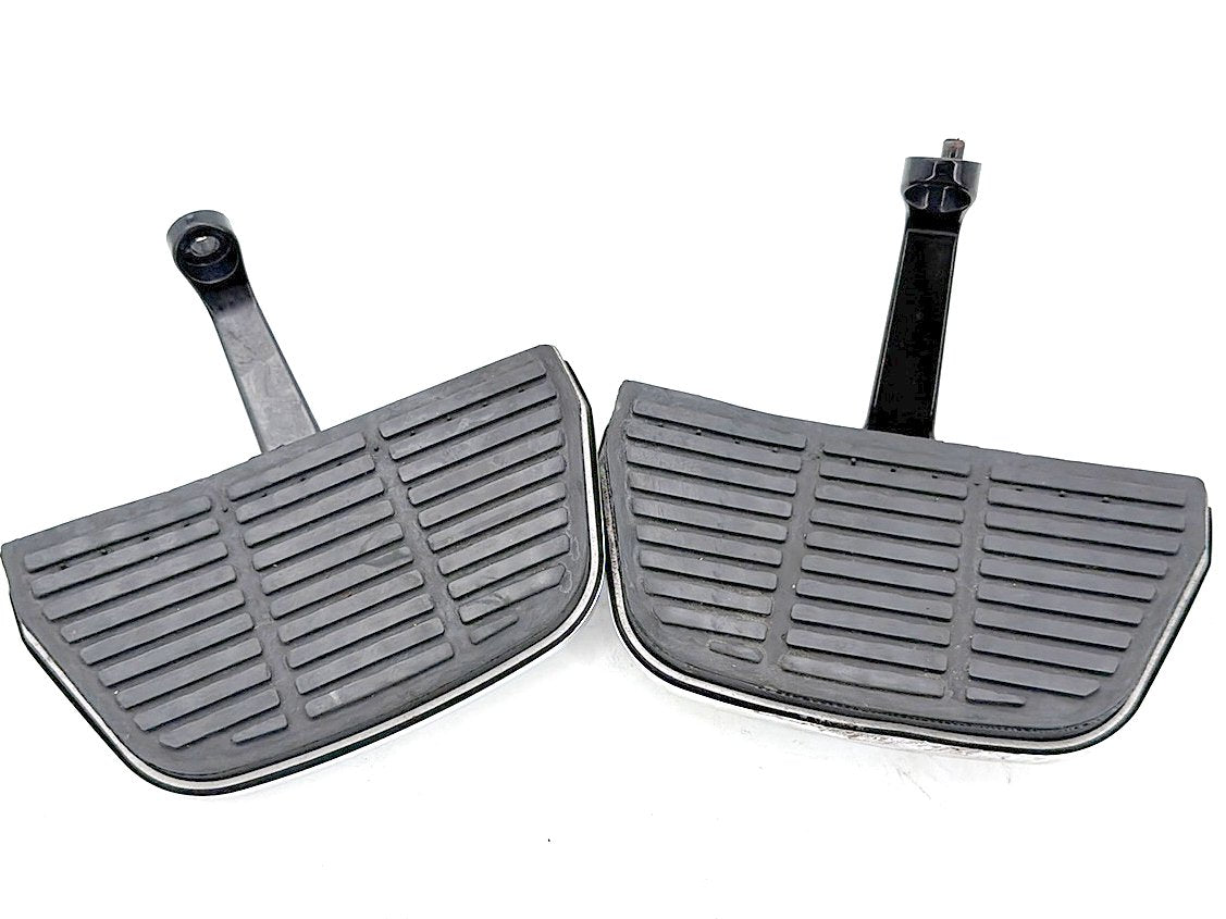 2003 Harley Road King Touring FLHRCI Classic OEM Left & Right Passenger Floorboard Foot Rest