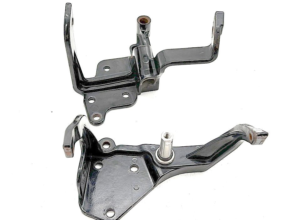 04 Harley Heritage Softail Classic OEM Left Right Driver Footpeg Bracket Mounts