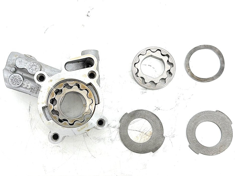 2013 Harley Touring Electra Glide Ultra Twin Cam Engine Oil Pump Cover 26277-06