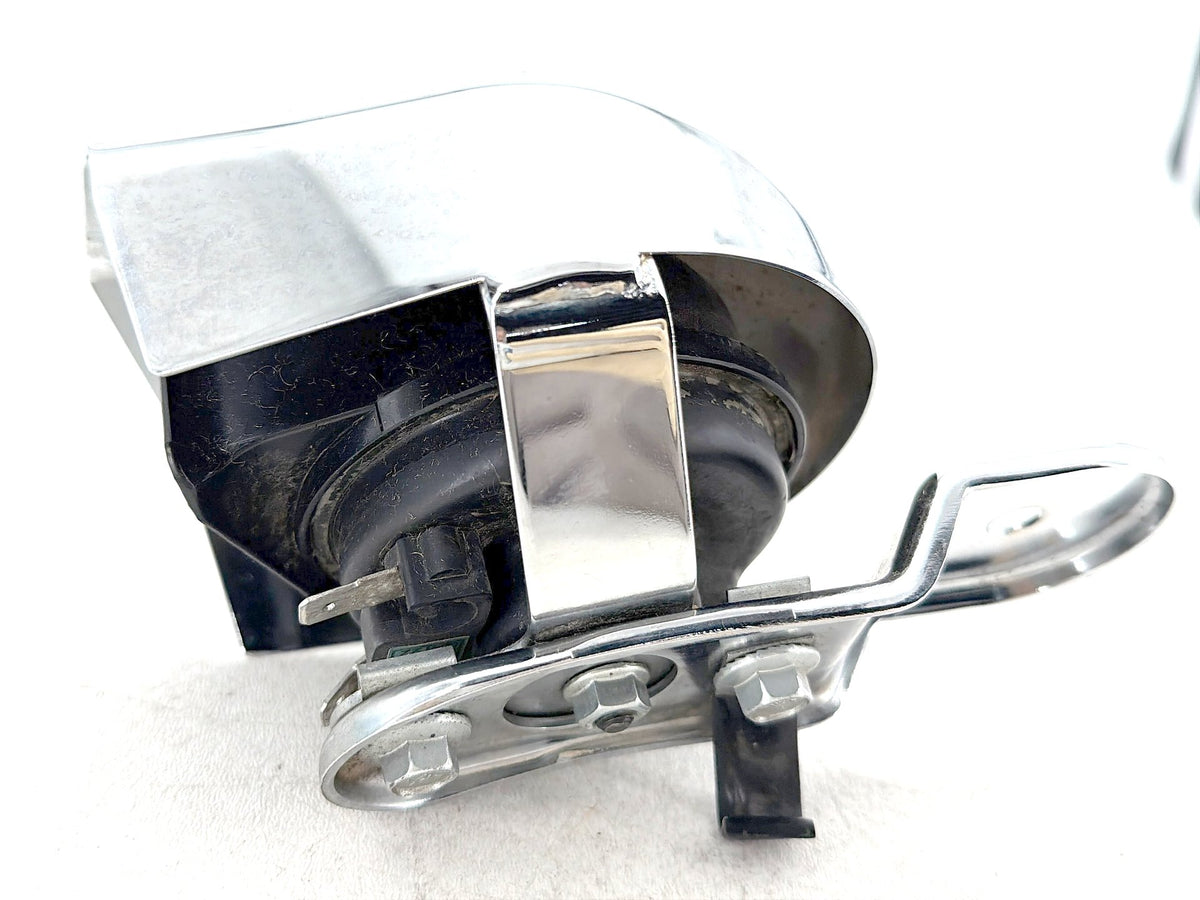 2013 Harley Electra Glide Touring FLHTCU OEM Horn Signal Klaxon Chrome Cover