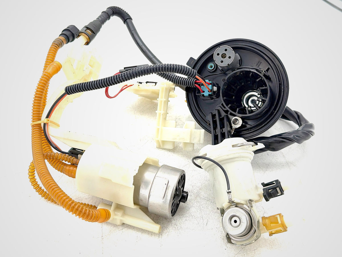 13 Harley Electra Glide Touring FLHTCU OEM Fuel Pump Gas Gasoline Petrol Sending