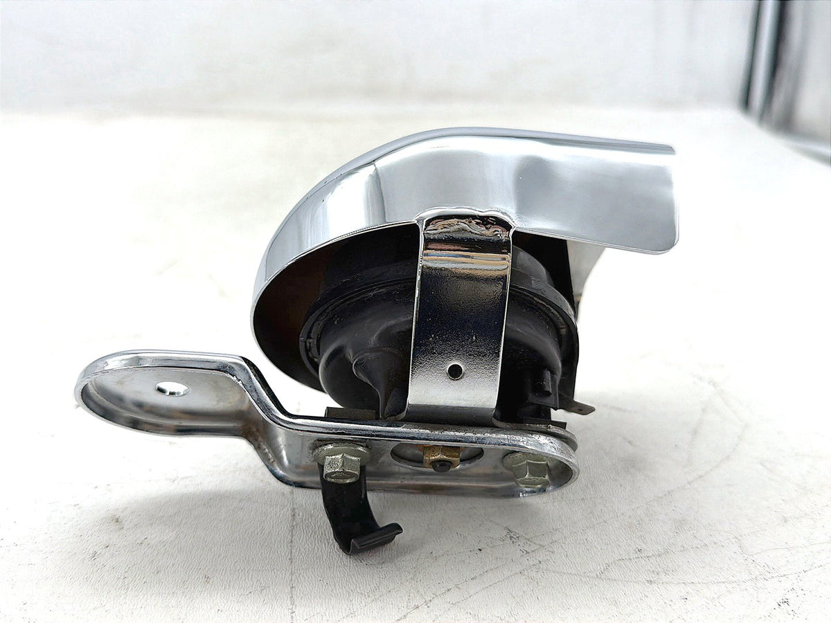 2007 Harley Electra Glide Touring Ultra OEM Horn Signal Klaxon Chrome Cover