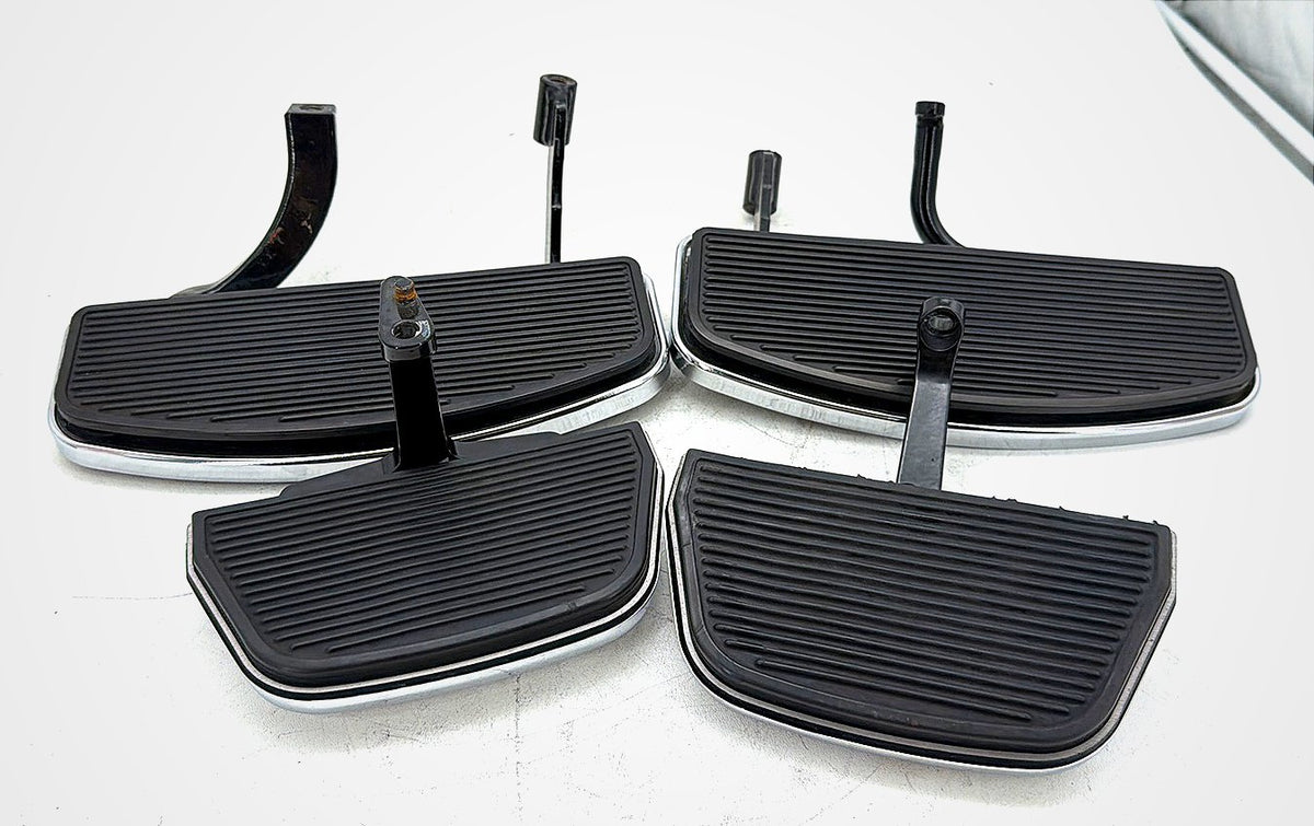 07 Harley Electra Glide Touring OEM Left Right Driver Pass Floorboard Foot Rest