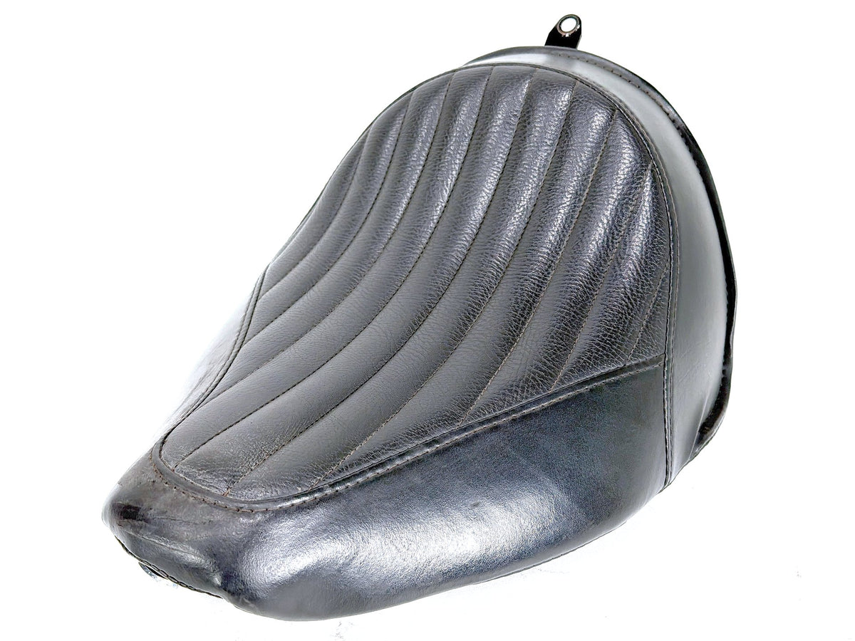2014 Harley Softail Slim FLS OEM Rider Driver Solo Seat Pillion 52000031A