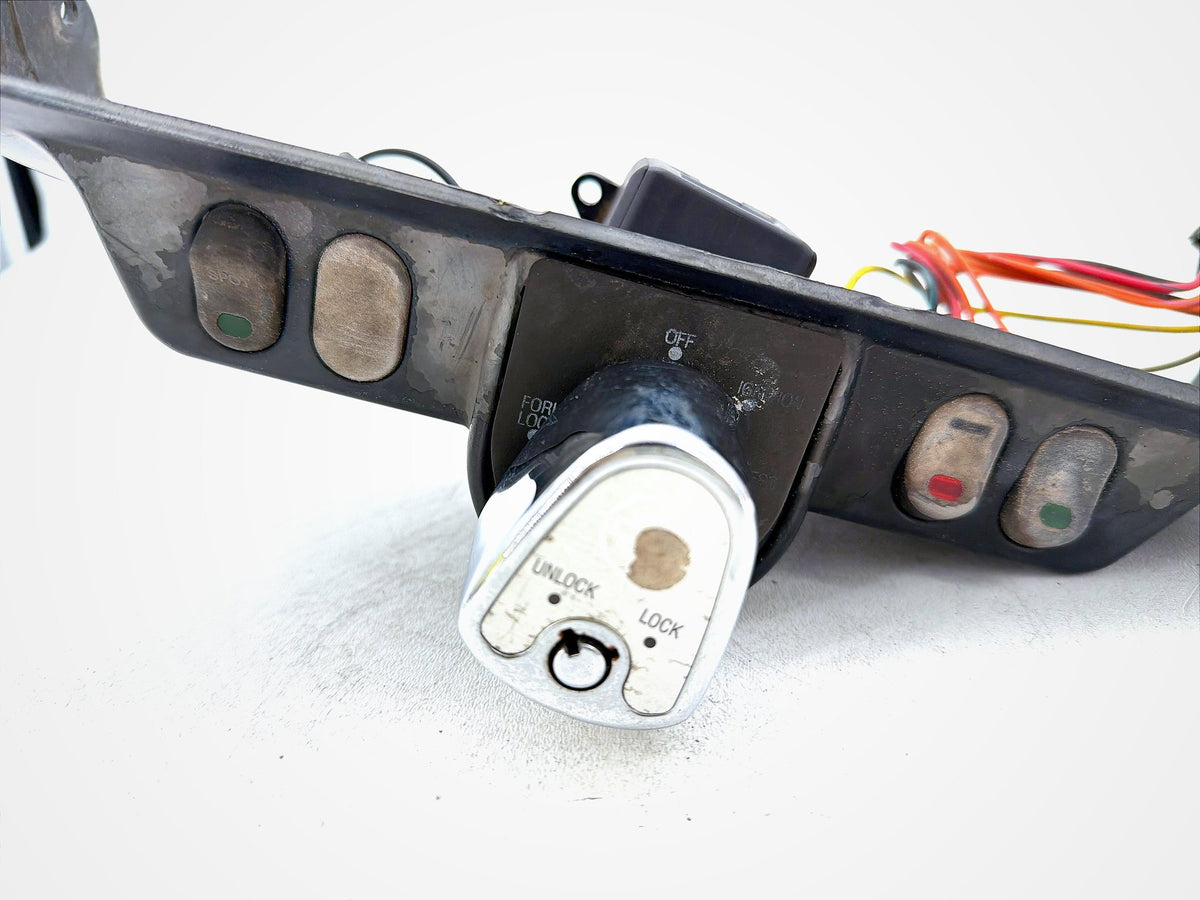 2011 Harley Street Glide Touring FLHX-103 OEM Fuel Gas Tank Dash Console NOKey