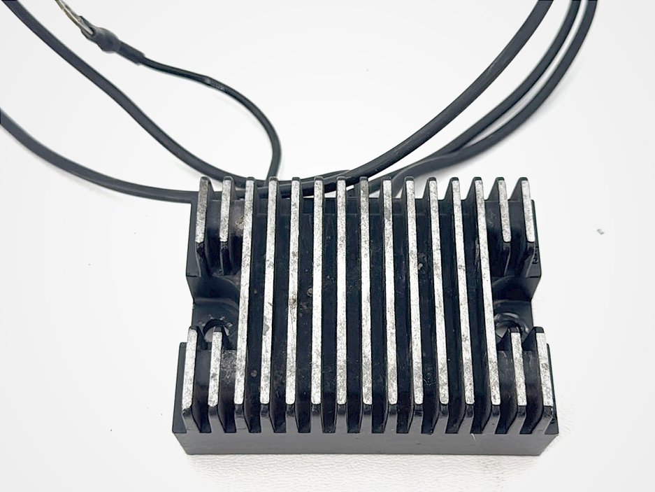 1999 Harley Dyna FXDWG Wide Glide OEM Voltage Regulator Rectifier 74518-99A