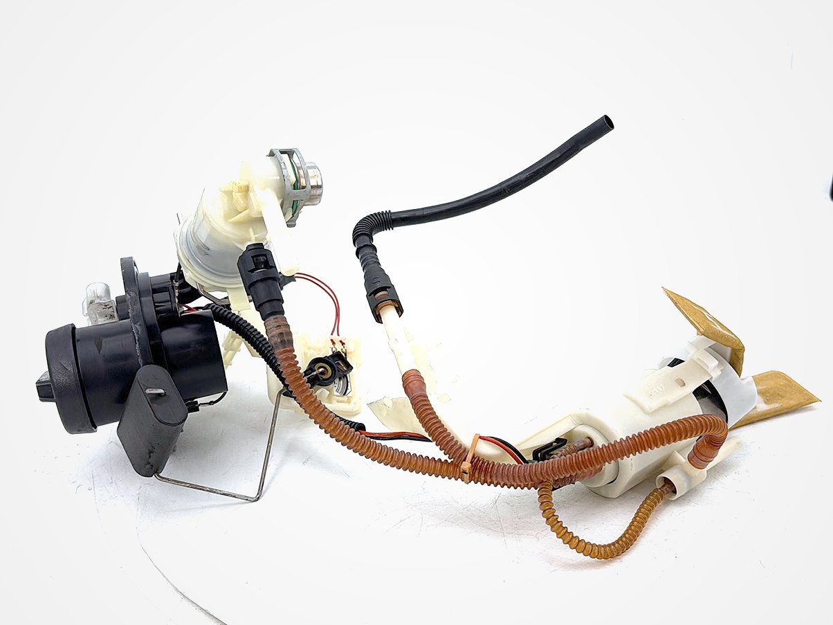 2008 Harley Electra Glide Touring Ultra FLHTCUI OEM Fuel Pump Gas Gasoline Petrol Sending
