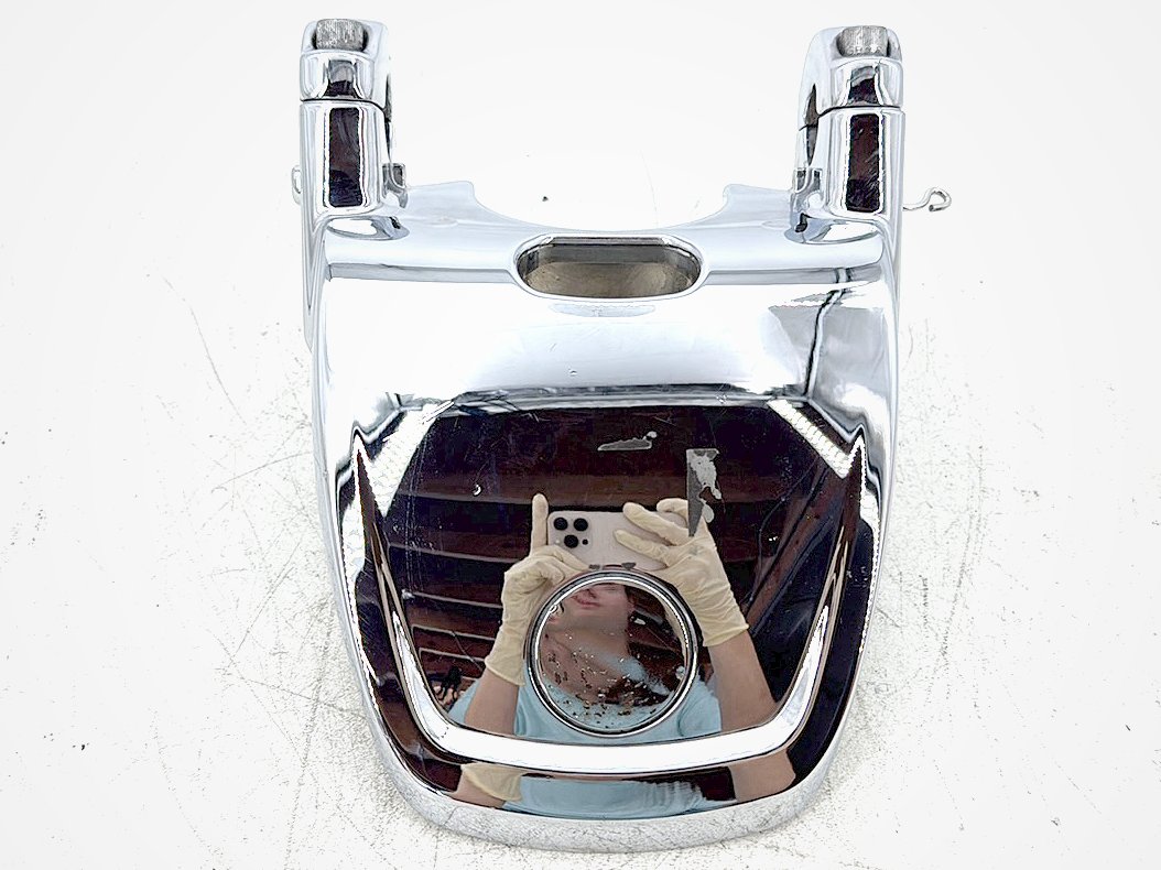 2015 Harley Dyna Low Rider FXDL OEM Front Handlebar Riser Top Clamp Chrome