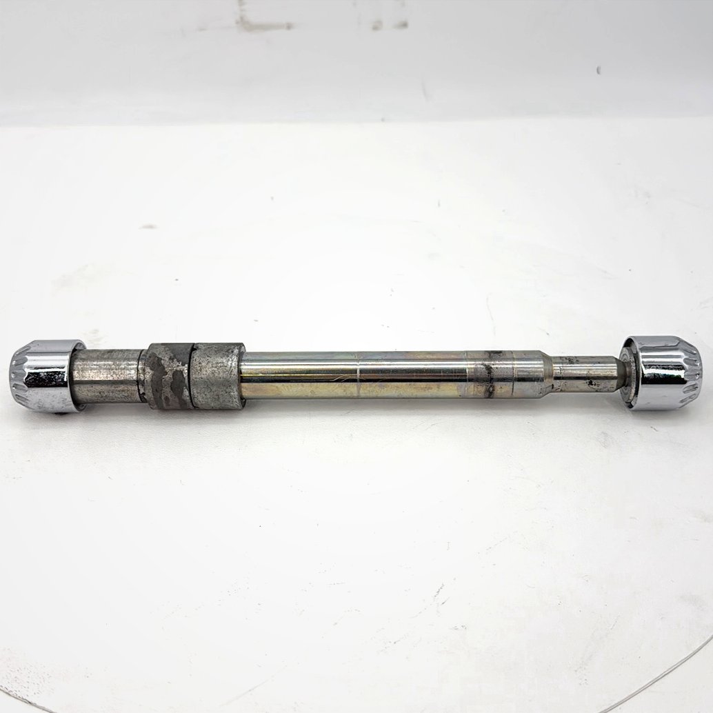 2007 - 2012 Harley-Davidson Touring Street Glide Front Wheel Axle Bolt Shaft 43364-00