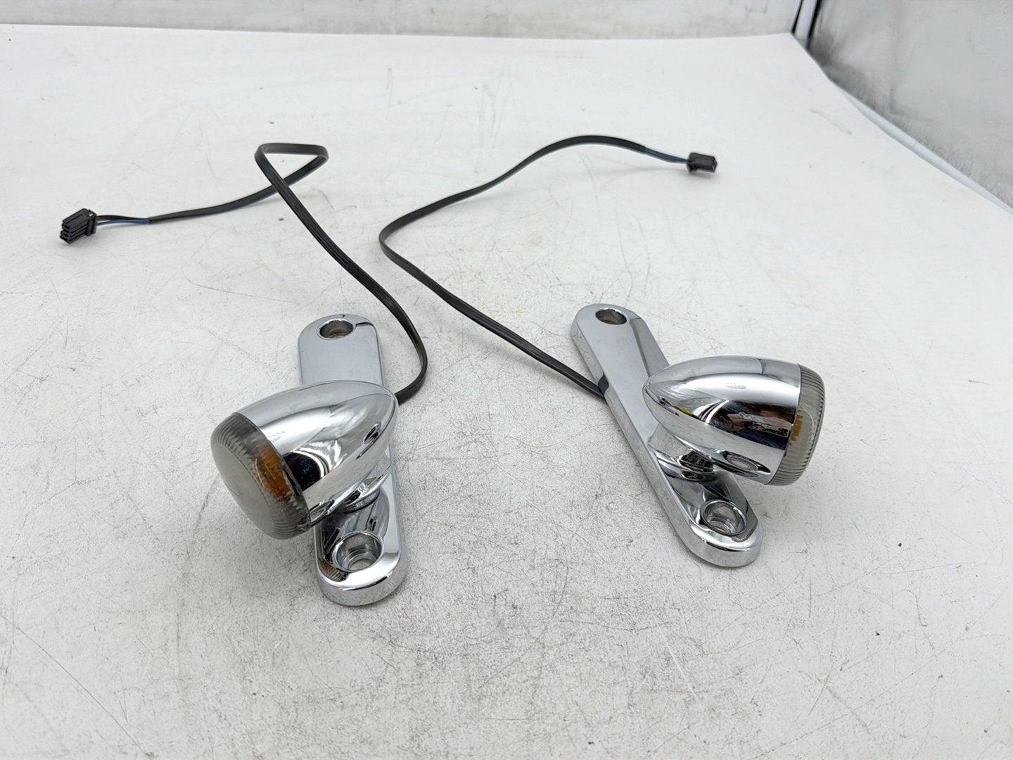 09 Harley Street Glide Touring FLHX OEM Front Left Right Turn Signal Indicators