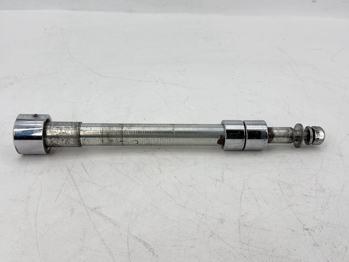 2007 - 2012 Harley-Davidson Touring Electra Glide Ultra Front Wheel Axle Bolt Shaft 	41547-07A