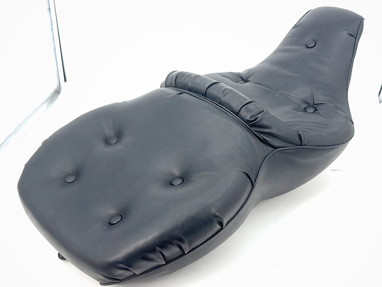 1999 - 2006 Harley-Davidson Touring Electra Glide Classic Passenger Rider Driver Seat Saddle 51704-05