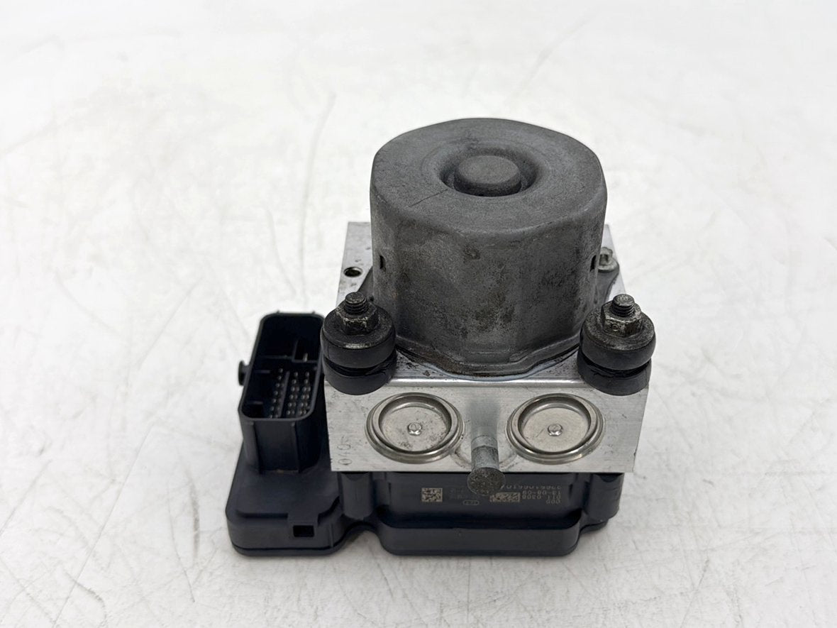 2014 Harley Street Glide Touring FLHXS OEM ABS Brake Pump & Control Module