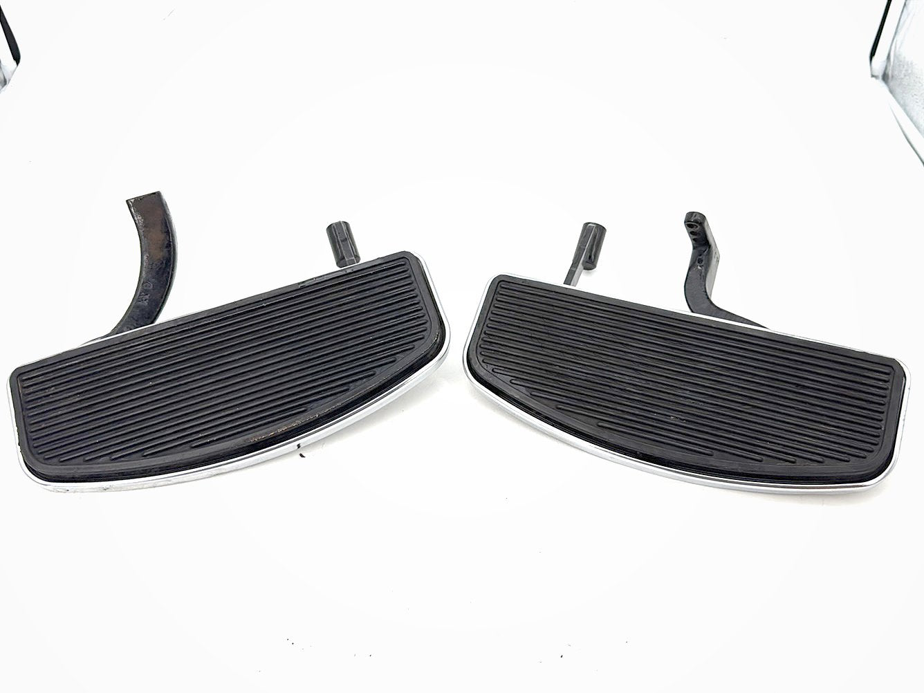 1999 - 2006 Harley-Davidson Touring Electra Glide Classic Left Right Driver Floorboard Foot Rest 50621-79A