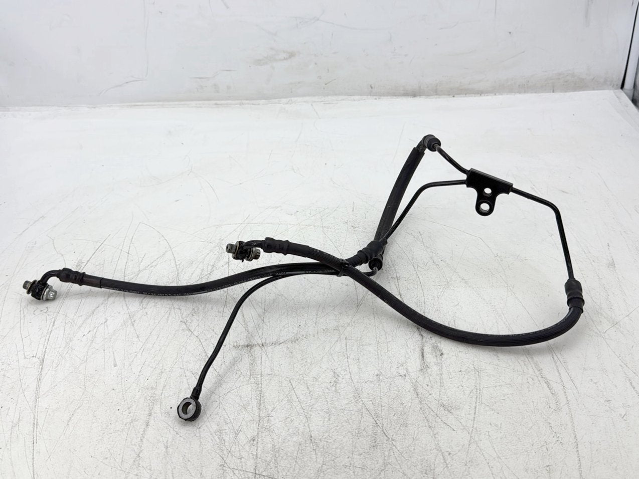 2007 Harley Electra Glide Touring Ultra FLHTCUI OEM Front Brake Hose Line Pipe