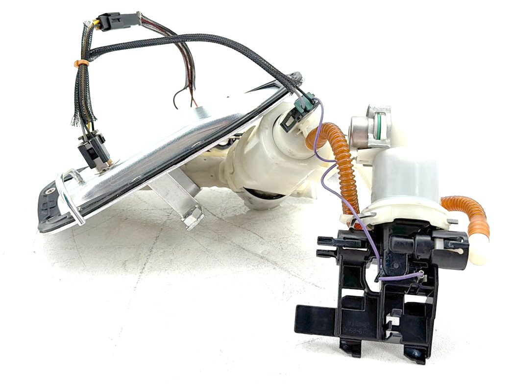 2014 Harley Dyna Switchback FLD OEM Fuel Pump Gas Gasoline Petrol Sending