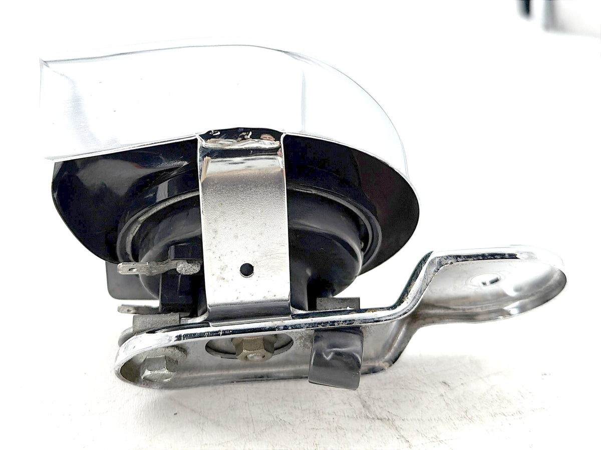 2001 Harley Softail Deuce FXSTD OEM Horn Signal Klaxon Chrome Cover 69012-93A