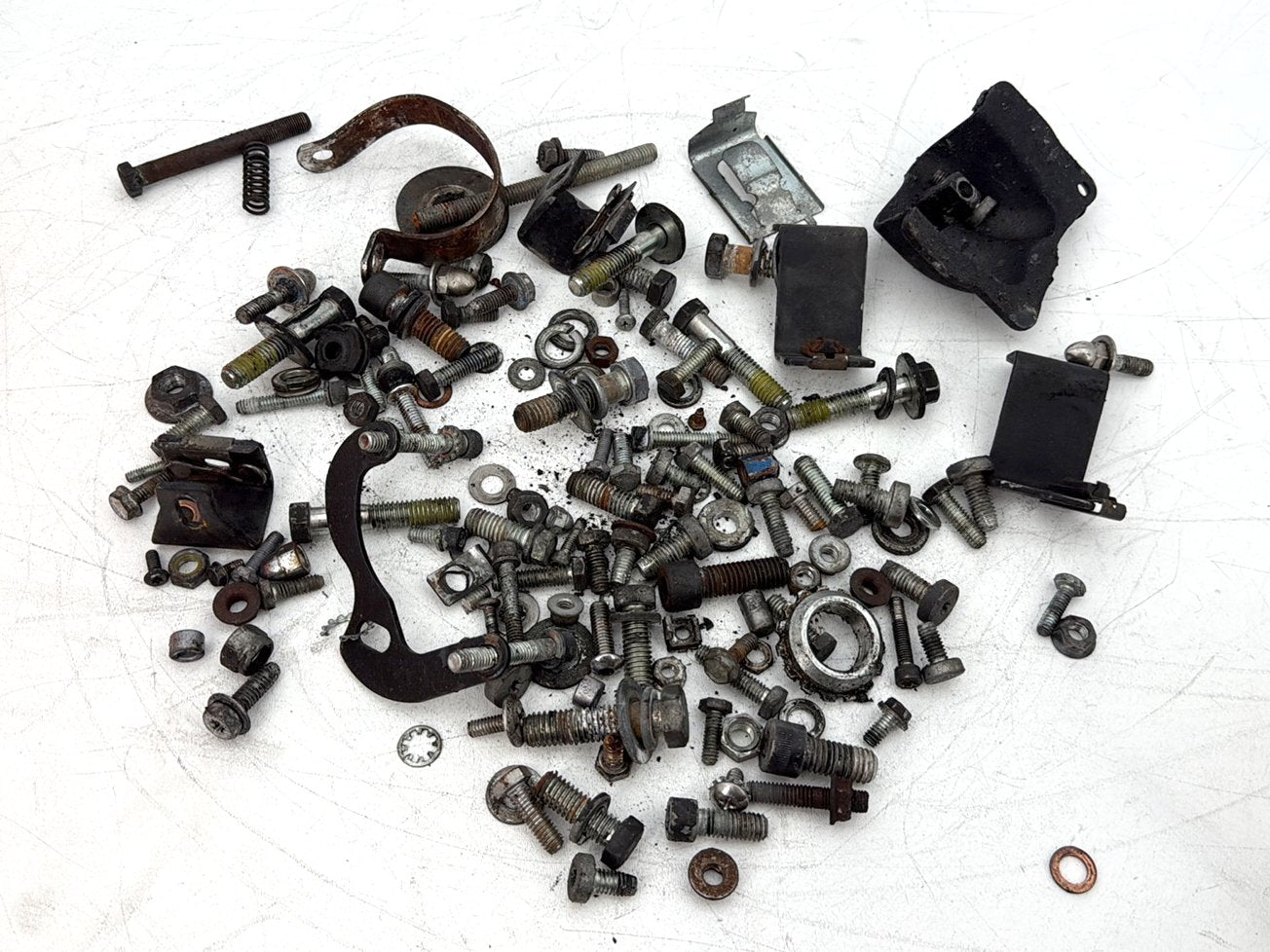 2006 Harley Touring FLHRI Road King OEM Hardware Bolts Nuts & Brackets