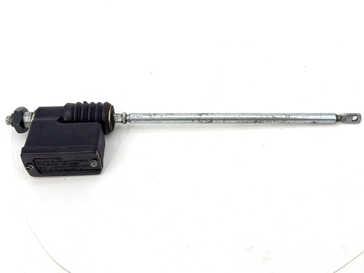 1999 - 2006 Harley-Davidson Dyna Low Rider Rear Brake Master Cylinder Reservoir 42474-90B