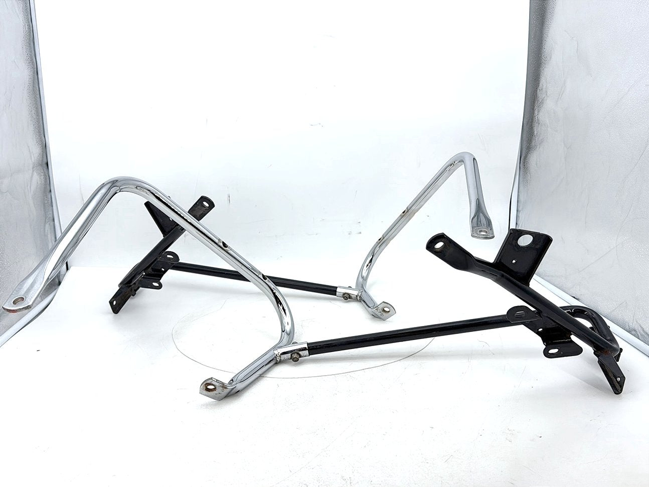 2007 - 2011 Harley-Davidson Touring Electra Glide Ultra Rear Left Right Saddlebag Guard Rails Bar 49193-09