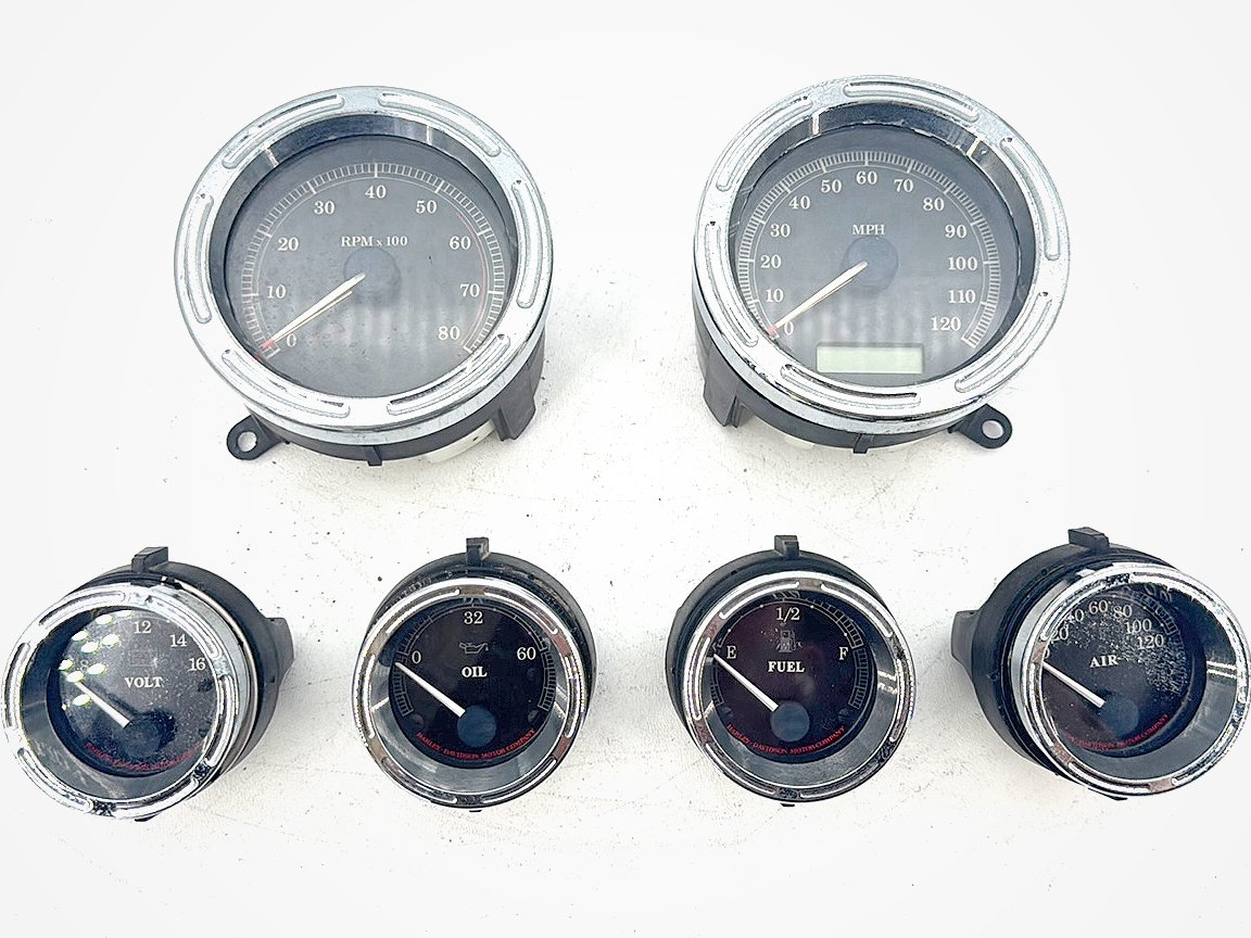 2008 Harley Touring FLHT Electra Glide OEM Air Oil Volt Fuel Tacho Speedo Gauges
