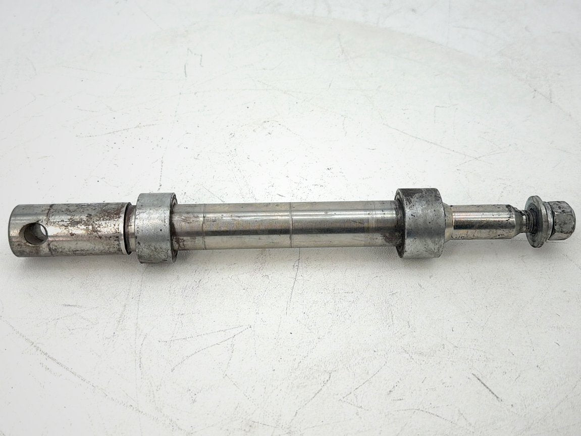 2007 - 2017 Harley-Davidson Dyna Super Glide Custom Front Wheel Axle Bolt Shaft 40928-06