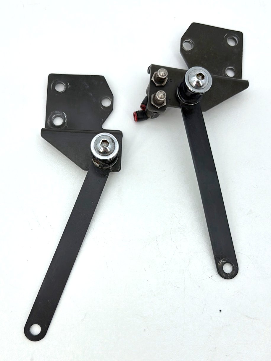 1999 - 2006 Harley-Davidson Touring Road King Left & Right Saddlebag Mount Brackets 53803-06