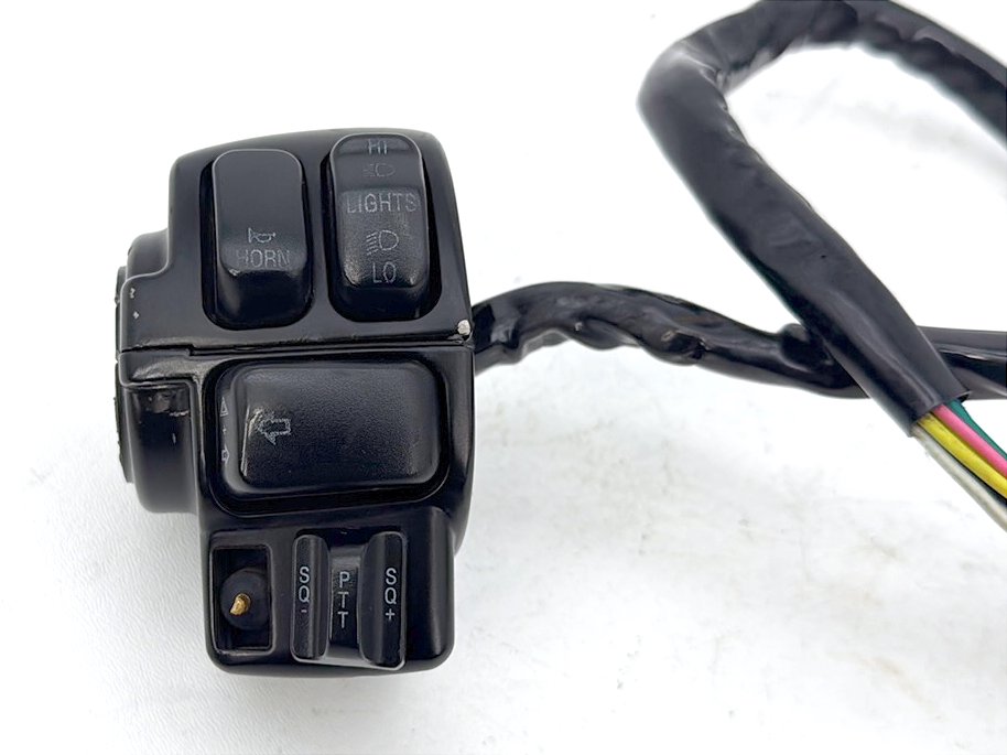 1999 - 2006 Harley-Davidson Touring Electra Glide Ultra Left Turn Signal Headlight Switches Controls  	71682-06