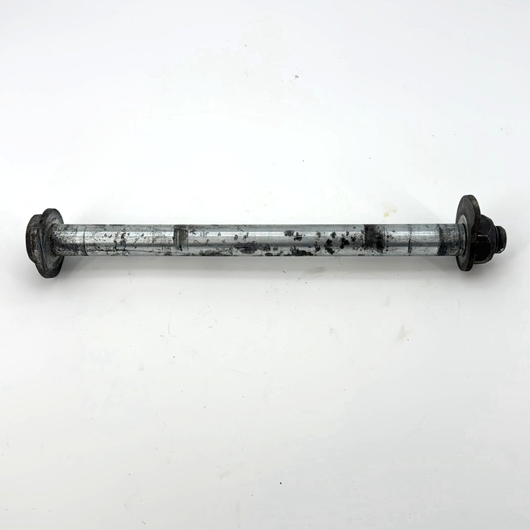 2008 - 2016 Harley-Davidson Touring Street Glide Rear Wheel Axle Bolt Shaft 43000002