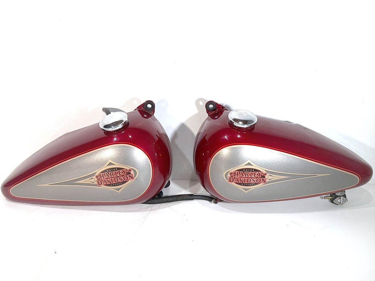1986 - 1998 Harley-Davidson Softail Heritage Classic Fuel Gas Tank Gasoline Reservoir 61228-97 , 61426-97